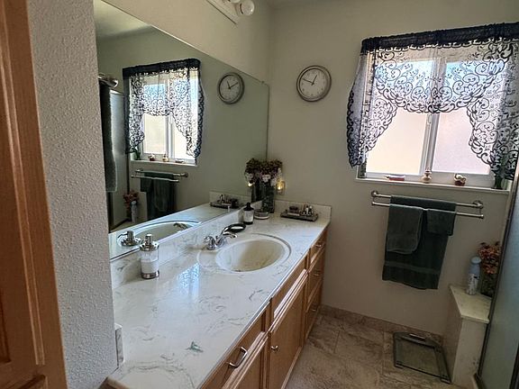 3rd image of 1010 Thoreau Ct