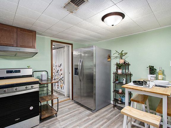 5th image of 2418 Edgewood Dr