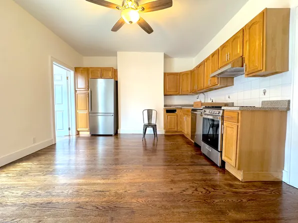 778 Metropolitan Avenue image 1 of 7