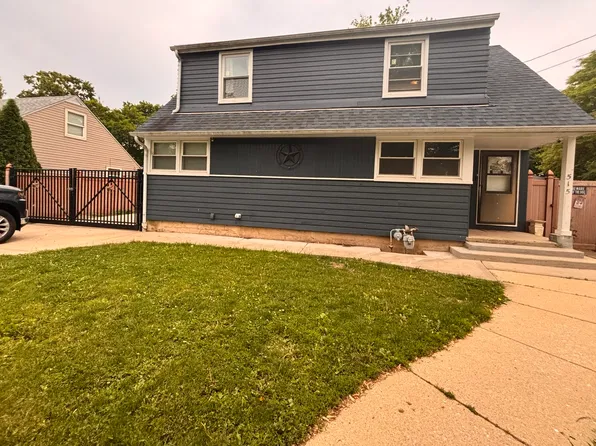 515 Adams St, Elgin, IL 60123