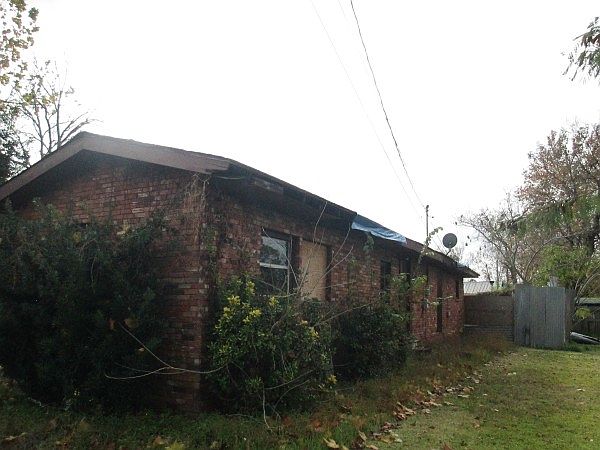 2nd image of 2806 3rd St