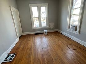 927 Washington Ave, Alton, IL