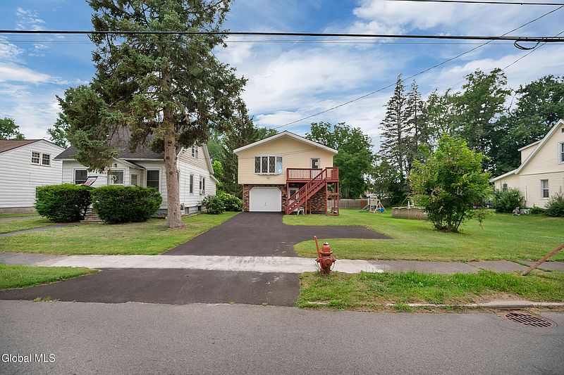 2nd image of 1368 Belmont Avenue