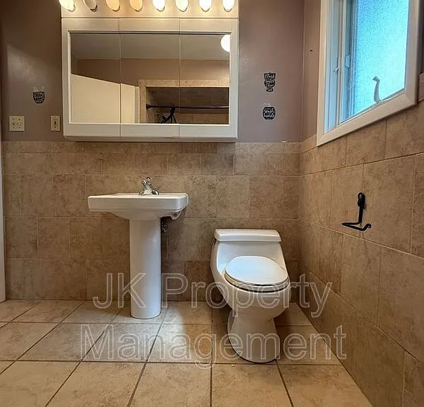 806 Forest Ave — Photo 28