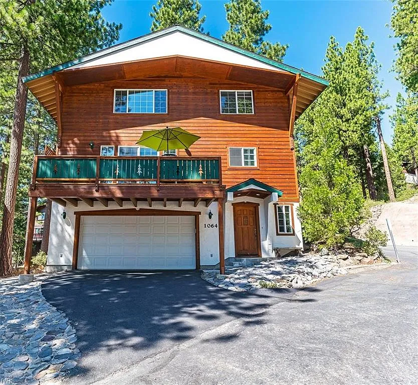 1064 Lucerne Way photo 1
