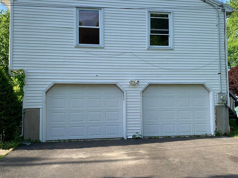 90 Robertson Dr — Photo 42