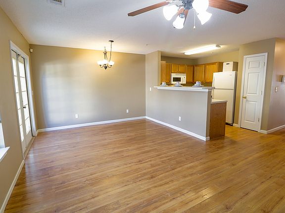 5th image of 406 Crooked Pine Trl Unit 0