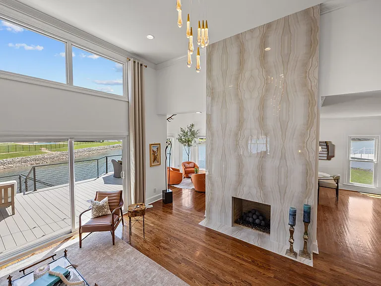 7322 Swansea Ln — Photo 17