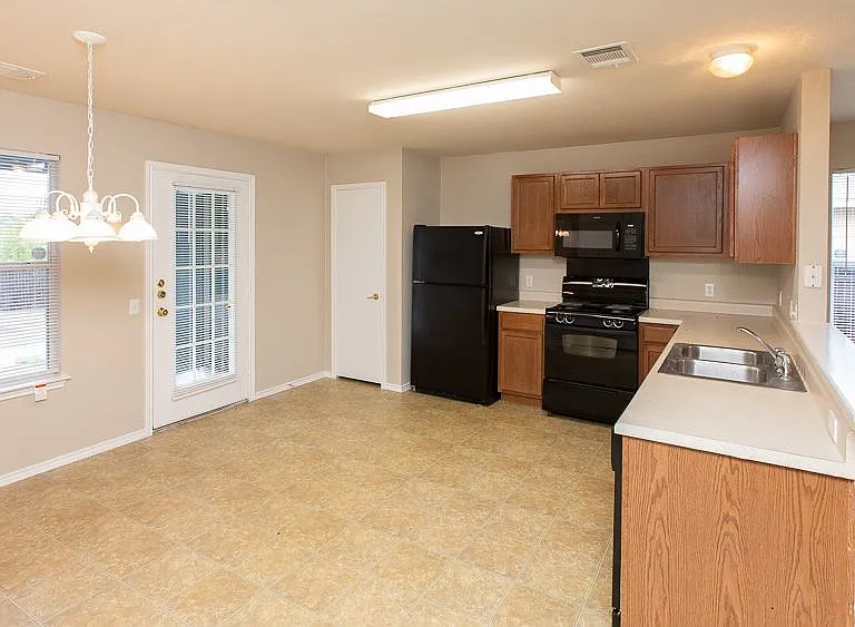14009 Briarcreek Loop — Photo 5