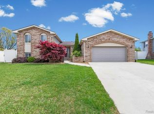 17621 Brentwood Dr, Riverview, MI 48193