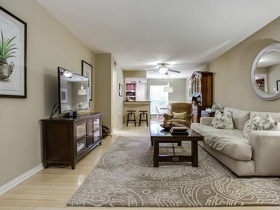 4th image of 4520 Holland Ave APT 209