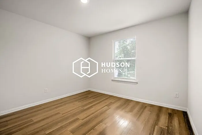 413 Lottie St #B — Photo 11