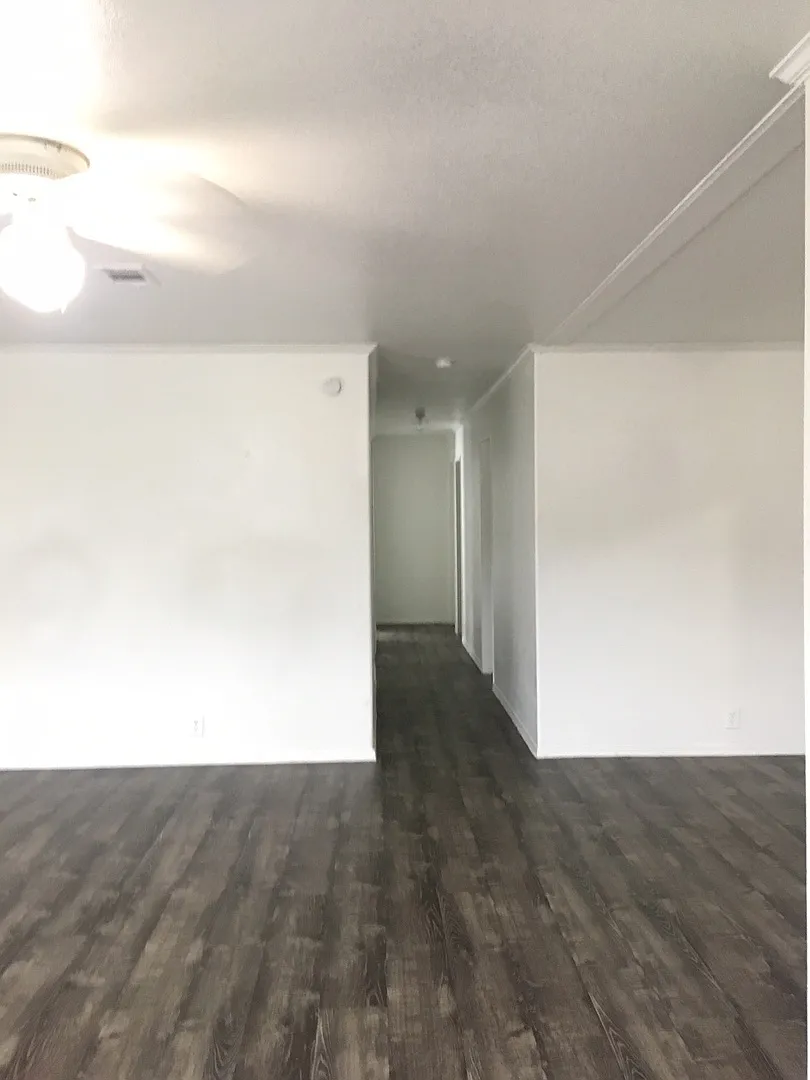 4 bed, 2 bath house - available 7/10/2023 — Photo 4