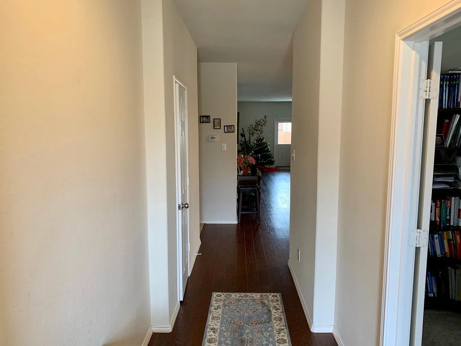 3 bed, 1975 sqft, $2,375 — Photo 3
