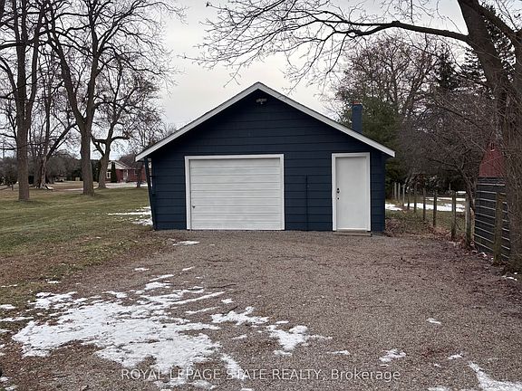 5th image of 742 Mount Pleasant Rd