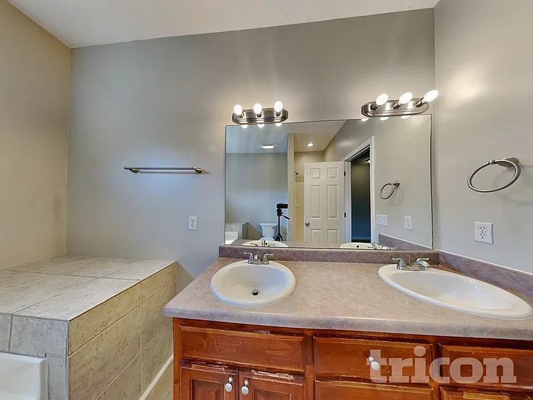 119 Cherokee Dr — Photo 9