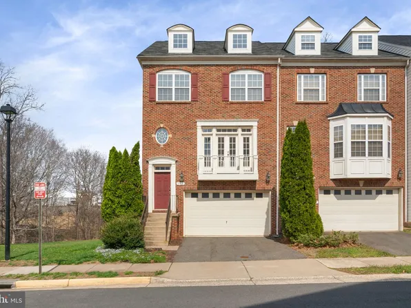 9766 Corbett Cir, Manassas Park, VA 20111