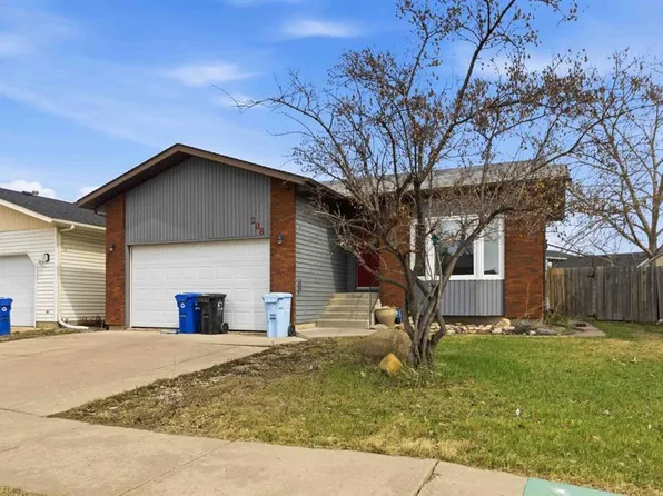 208 W Blanchett Rd, Wood Buffalo, AB T9K 2H2