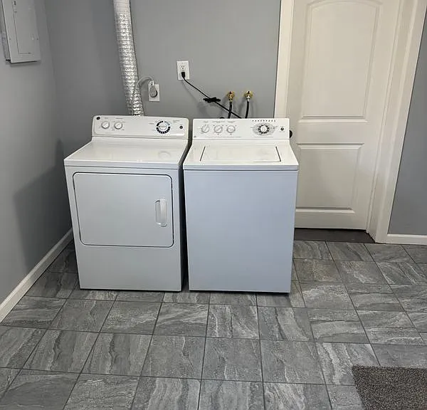 7722 Park Dr — Photo 8