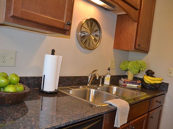 New kitchen cabinets and granite countertops