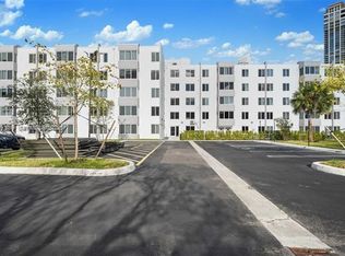 250 181st Dr #352, North Miami Beach, FL 33160