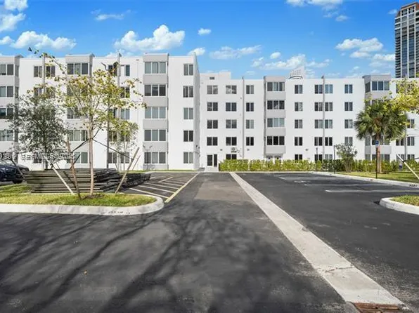 250 181st Dr #352, North Miami Beach, FL 33160