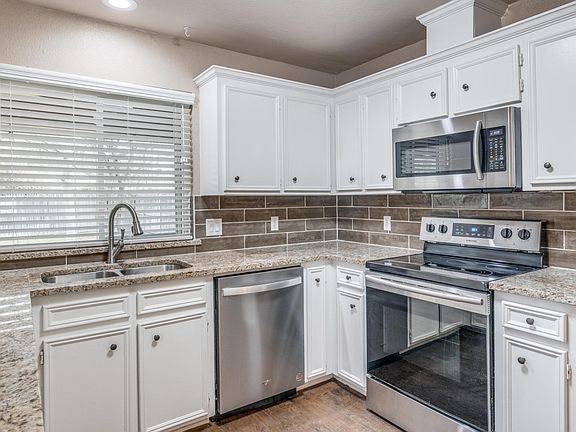 5th image of 3414 Duckview Ct