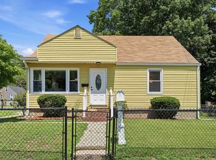 85 Brook St, Holyoke, MA 01040