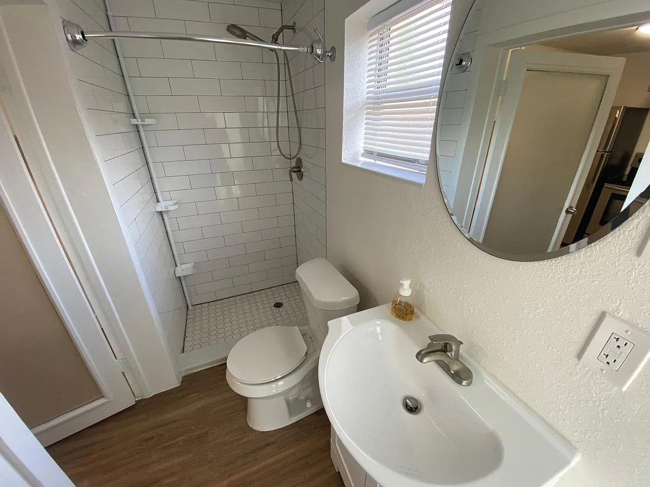 1 bed, 1987 sqft, $1,250 — Photo 4