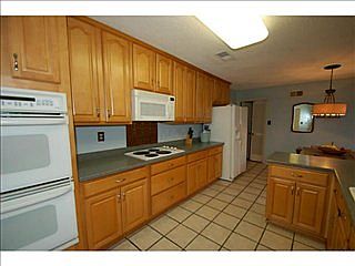 4th image of 1920 Grenville Dr