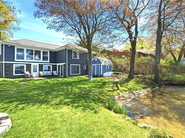 29 E Shore Dr, Coventry, RI 02816