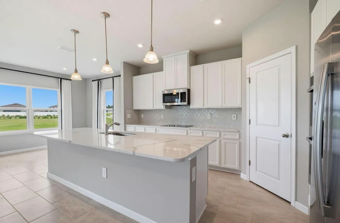 5 bed, 3226 sqft, $4,700 — Photo 3