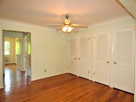 5th image of 6049 Woodford Ct APT 1