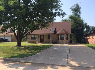 1044 NW 7th Pl, Moore, OK 73160