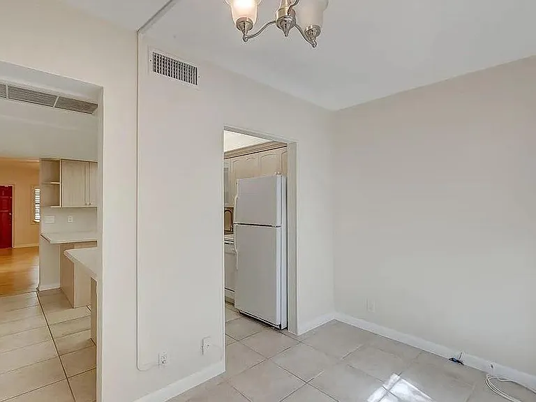 917 NE 16th Ave #1 — Photo 14