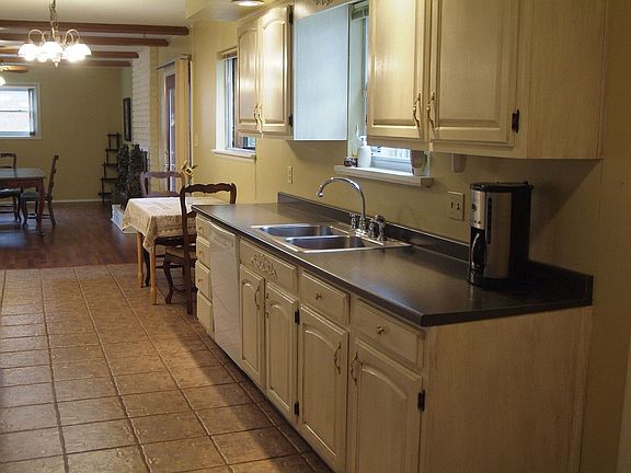 Remodeled kitchen w/ ceramic floors.