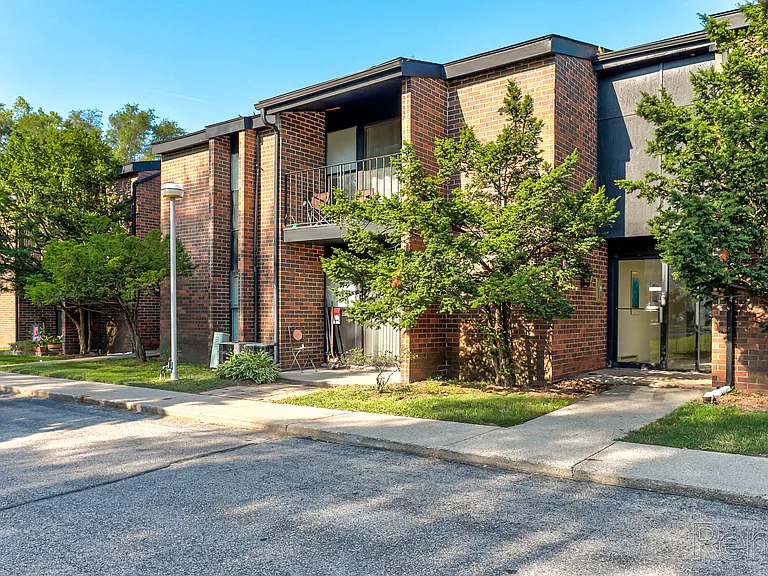 LaFonda Apartments — Photo 27