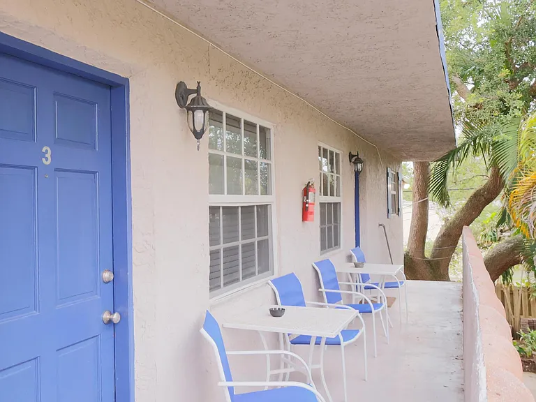 1505 NE 5th Ct #3 — Photo 6