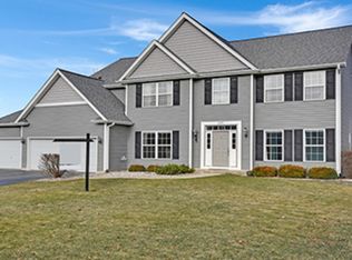 455 Bellar Ct, North Aurora, IL 60542