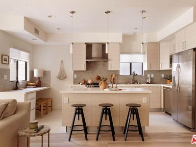 11811 Kiowa Ave Unit 103, Los Angeles, CA, 90049