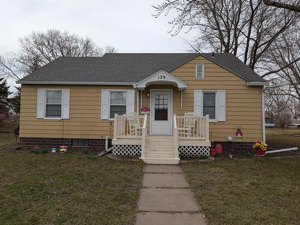 1st image of 129 Martin St E