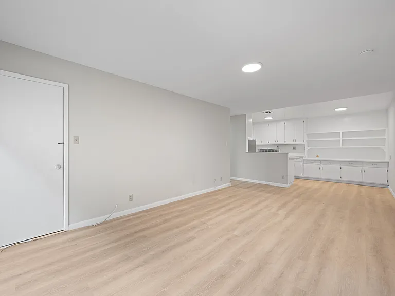 220 Athol Avenue — Photo 2