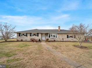 1217 Crestwood Dr, Pottstown, PA 19464