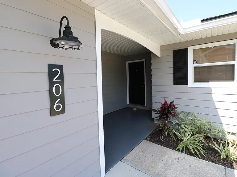 206 Phoenetia Dr — Photo 2