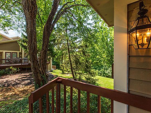 4th image of 11825 Vaukvalley Ln