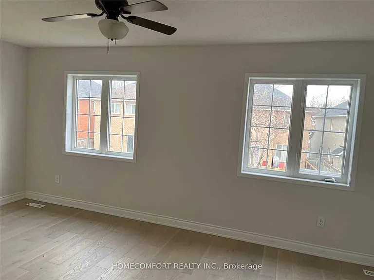 95 Ferncliffe Cres — Photo 7