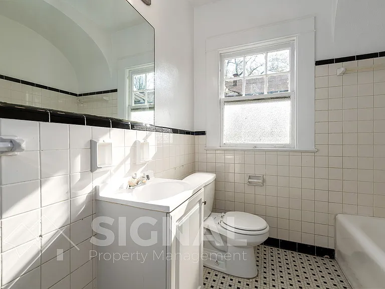 1526 42nd St — Photo 21