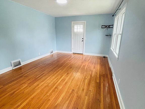 4th image of 10 BELL Terrace