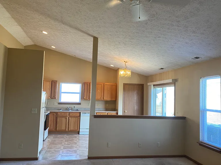 1036 Hornbeam Cir E — Photo 7