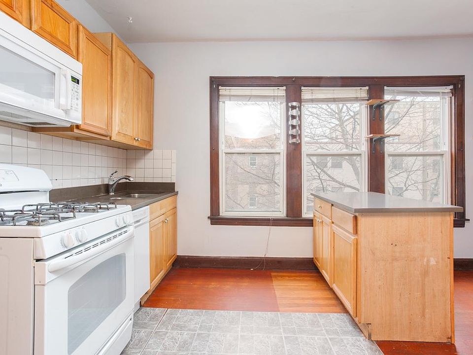1st image of 2459 N Ashland Ave #2R